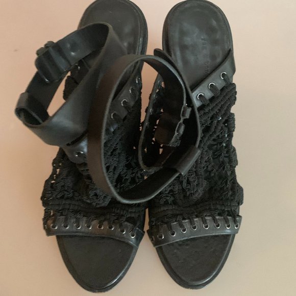 Shoes - Picture 3 of 4